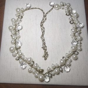 Brushed gold and Pearl Necklace